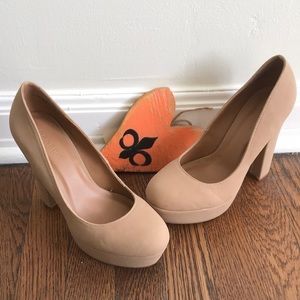 Nude heel